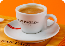 Espresso Duplo - Feito com grãos selecionados, oferece um sabor rico e concentrado, ideal para os amantes de café que buscam um momento de pausa revigorante.